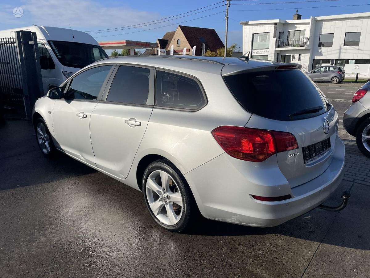 Opel Astra kėbulo dalys