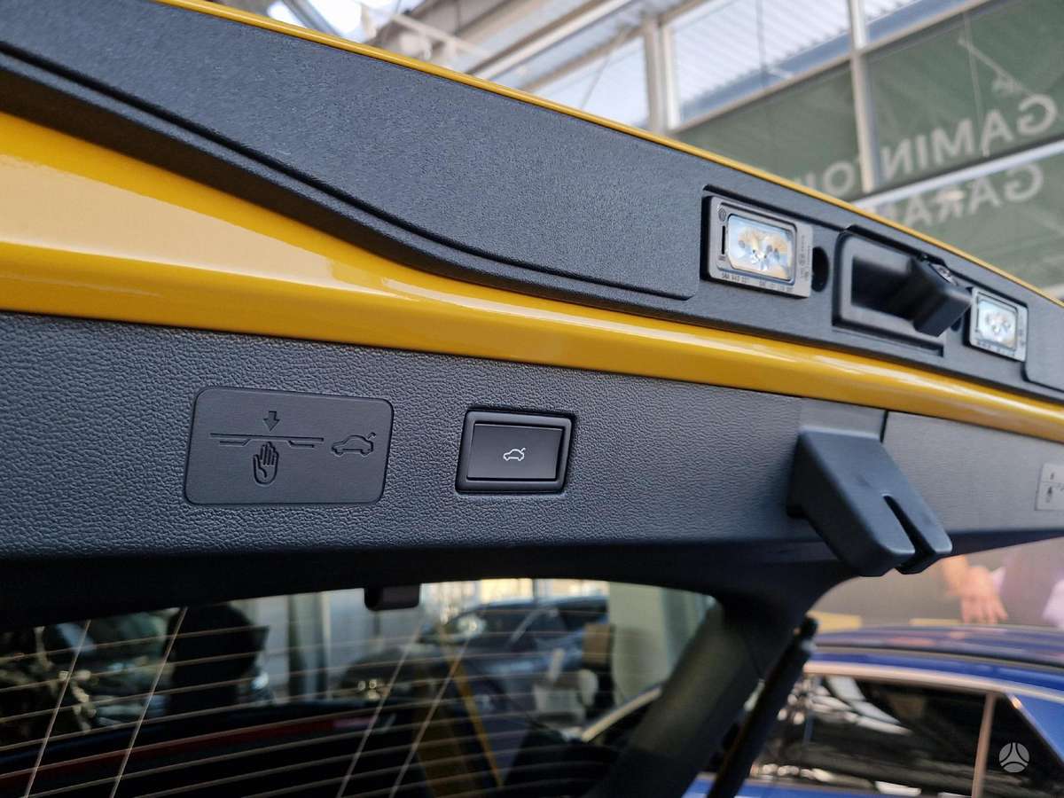 Volkswagen T-Roc - 8