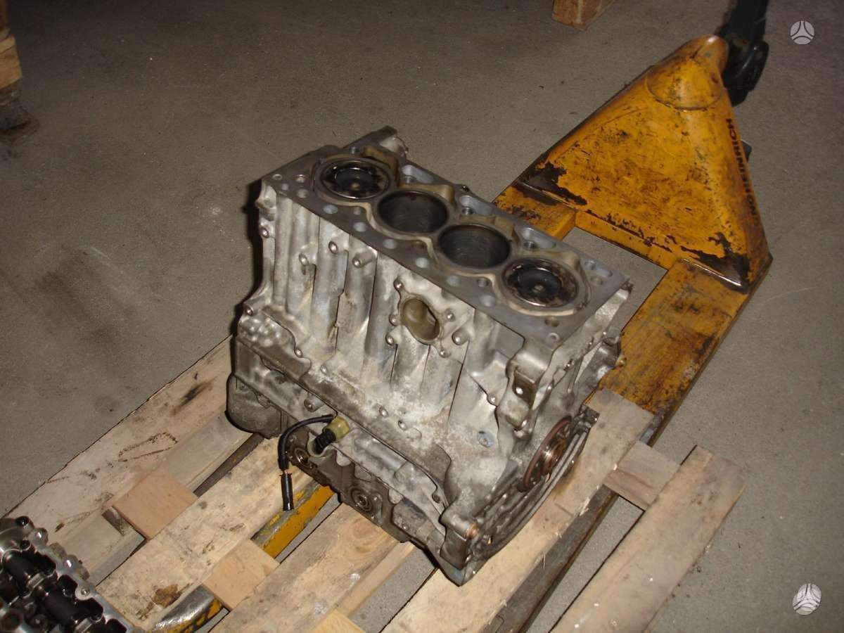 Volvo V40, D4204T9, двигатель