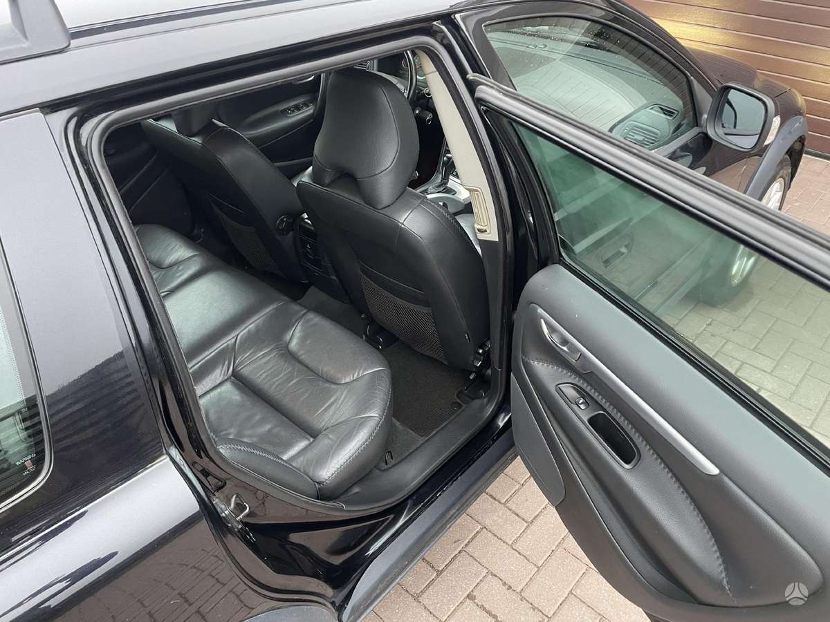 Volvo XC70 - 9