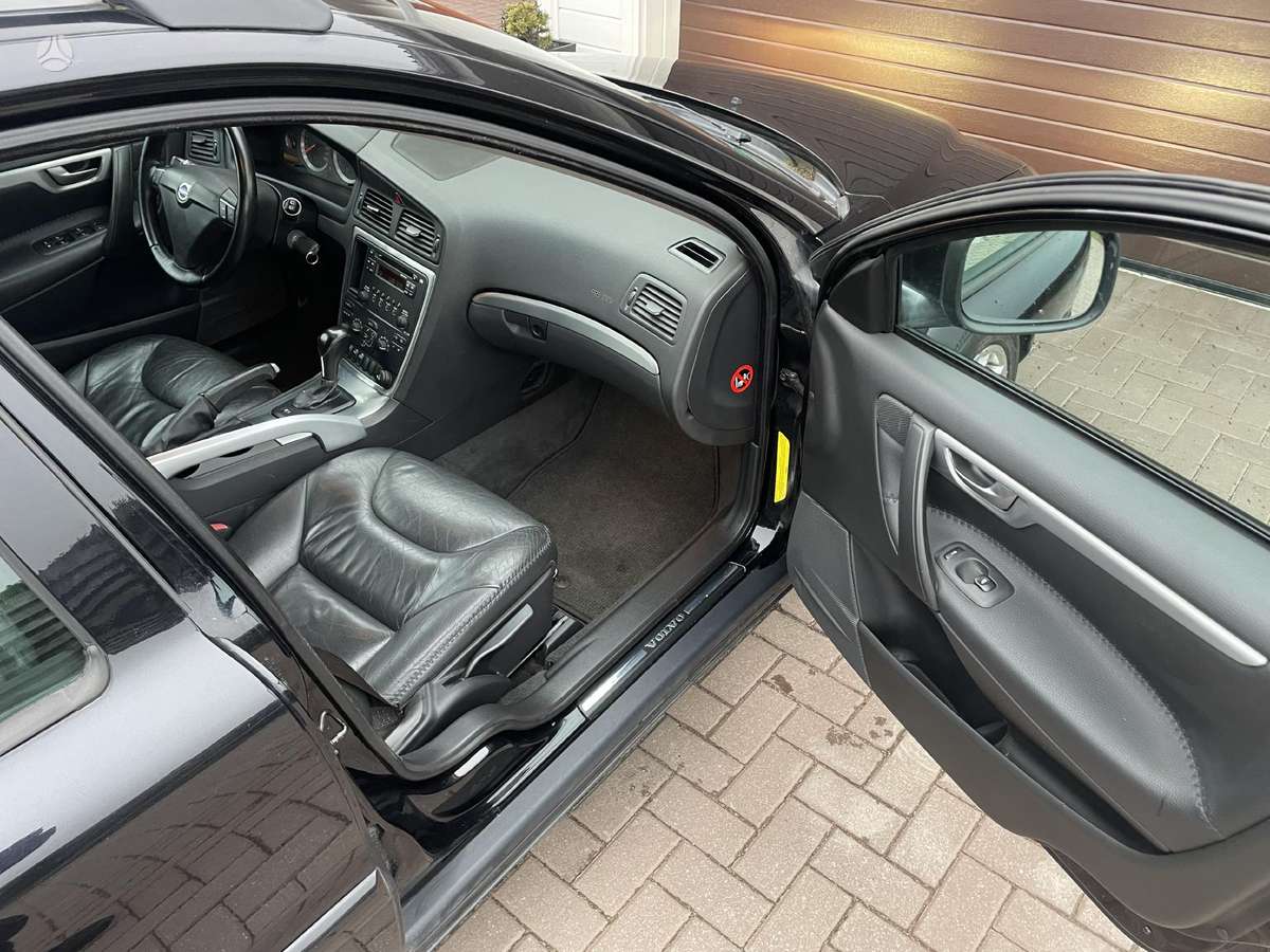 Volvo XC70 - 10
