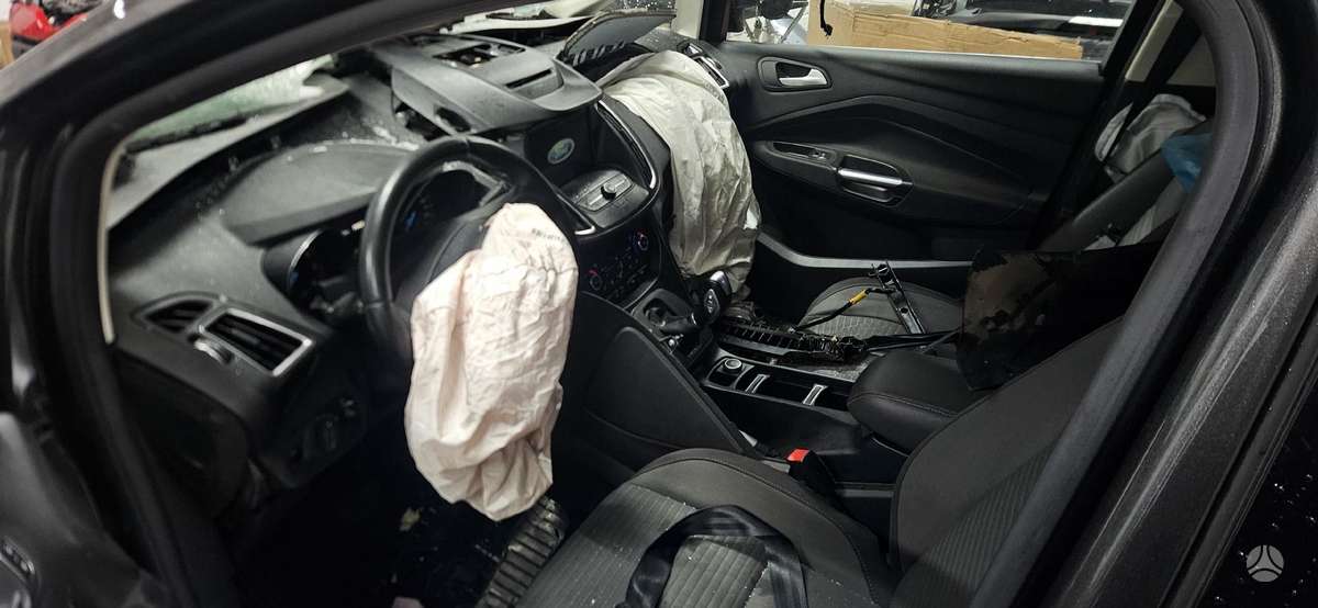 Ford C-MAX по частям