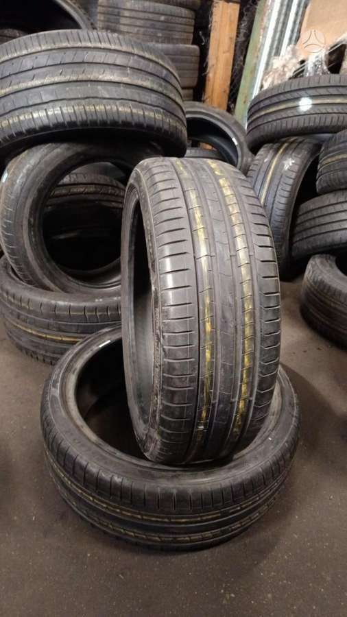Pirelli P ZERO PZ4, летние 225/40 R20