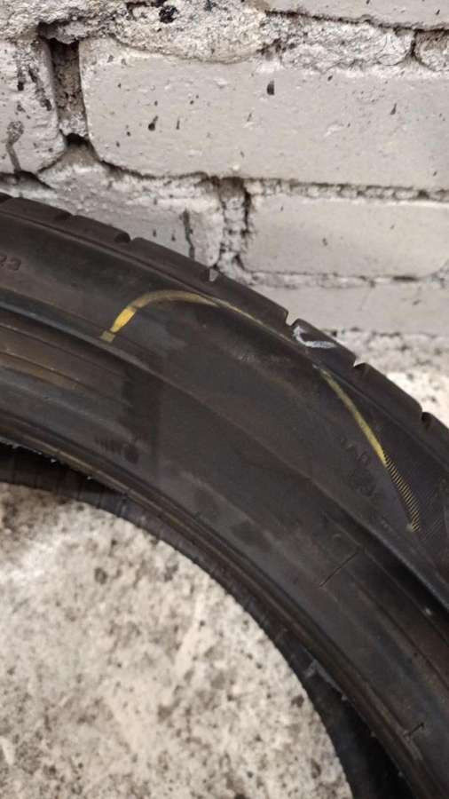 Pirelli P ZERO PZ4, vasarinės 245/40 R21