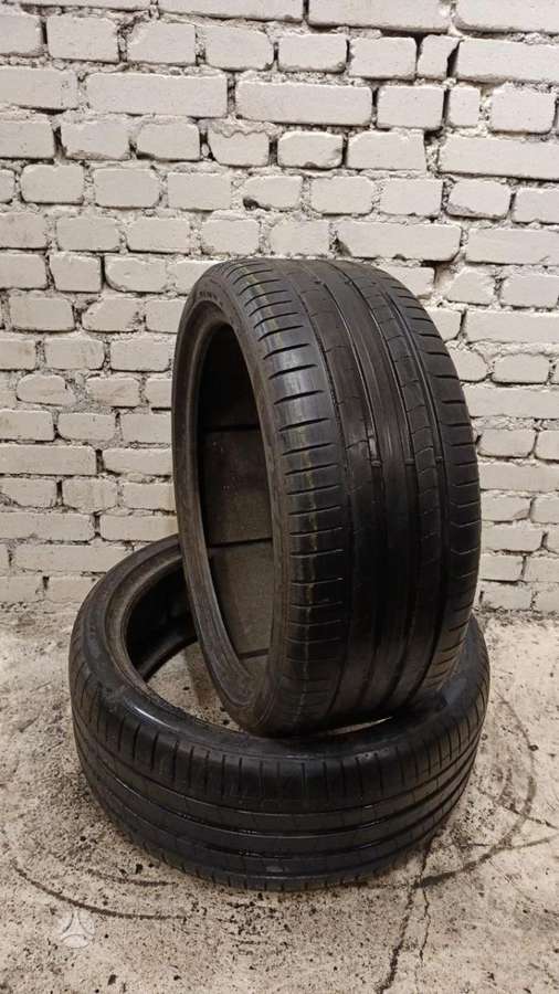 Pirelli P ZERO PZ4, summer 275/35 R22
