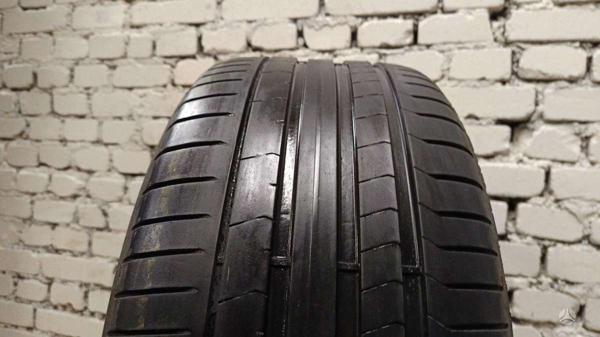 Pirelli P ZERO PZ4, летние 275/35 R22