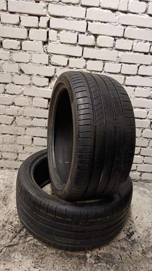 Pirelli P ZERO PZ4, summer 295/35 R22