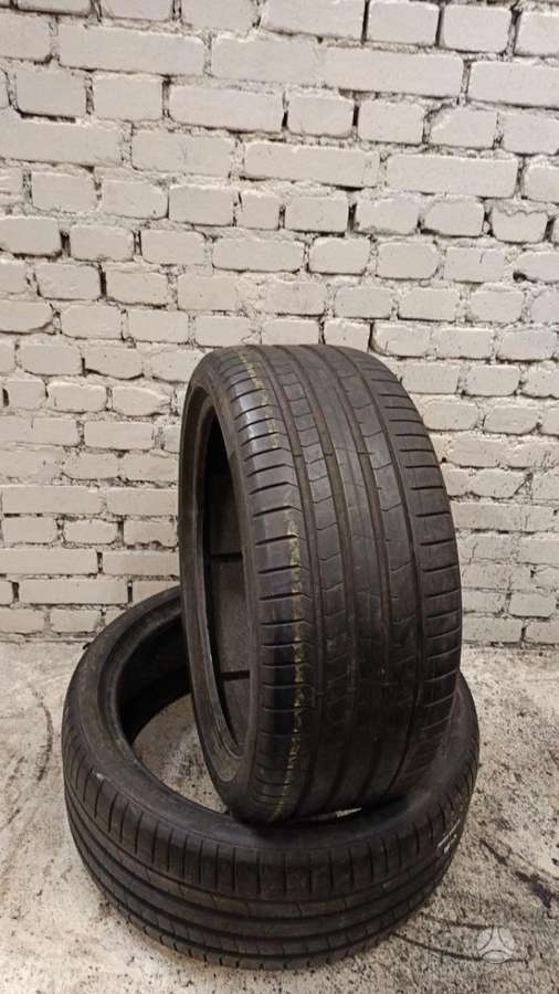 Pirelli P ZERO PZ4, summer 275/35 R22