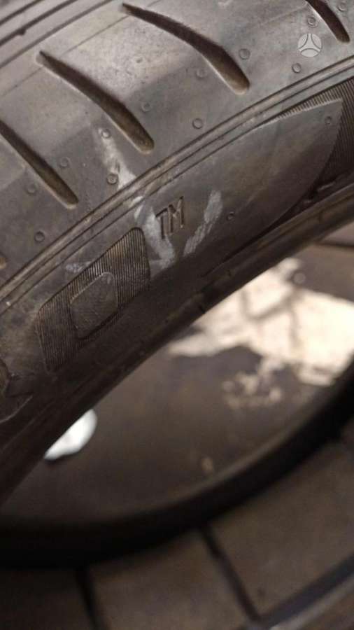 Pirelli P ZERO PZ4, summer 275/35 R22