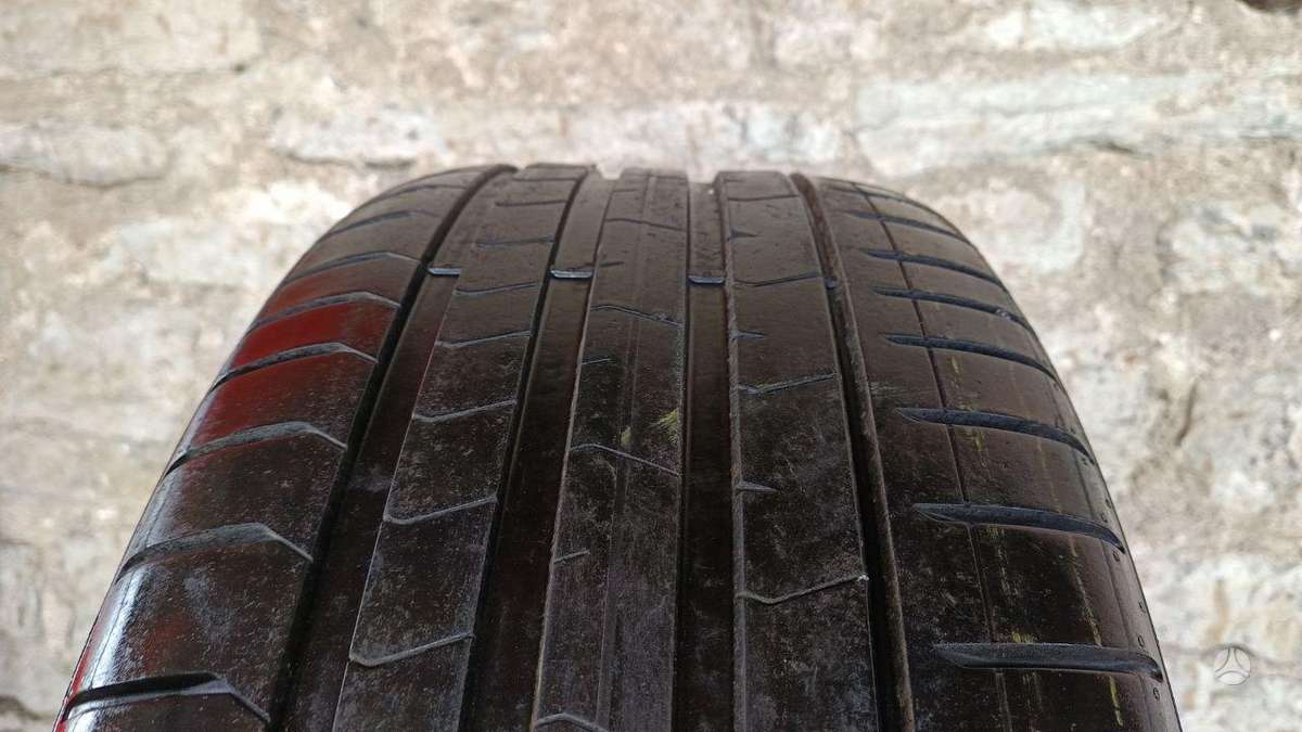 Pirelli P ZERO PZ4, vasarinės 275/35 R22