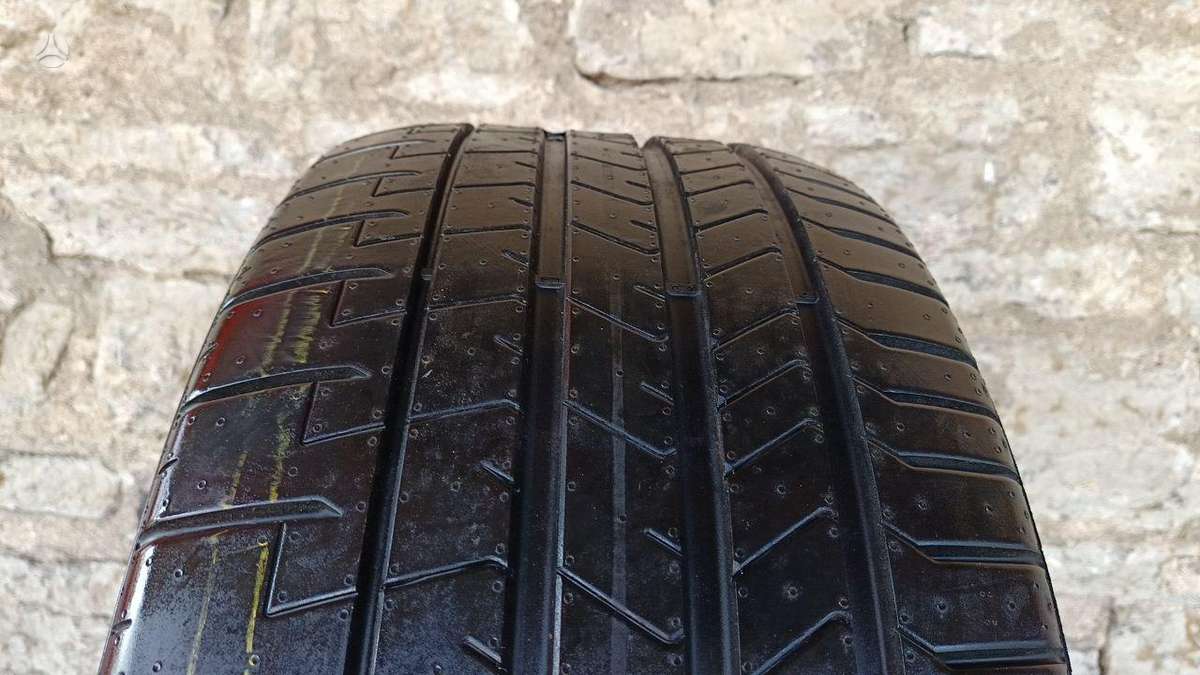 Pirelli P ZERO PZ4, summer 295/35 R22