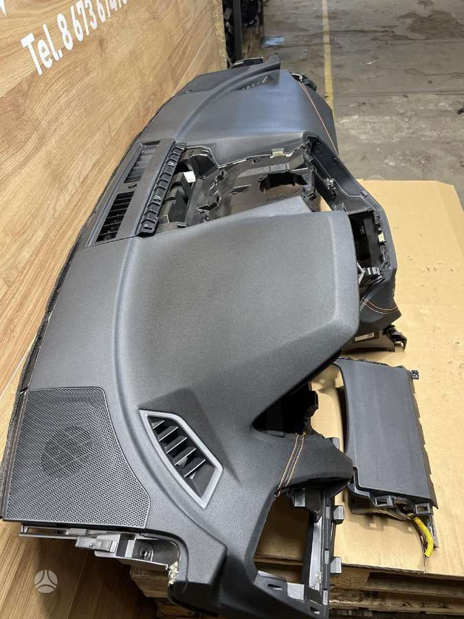 Subaru XV dashboard, airbags
