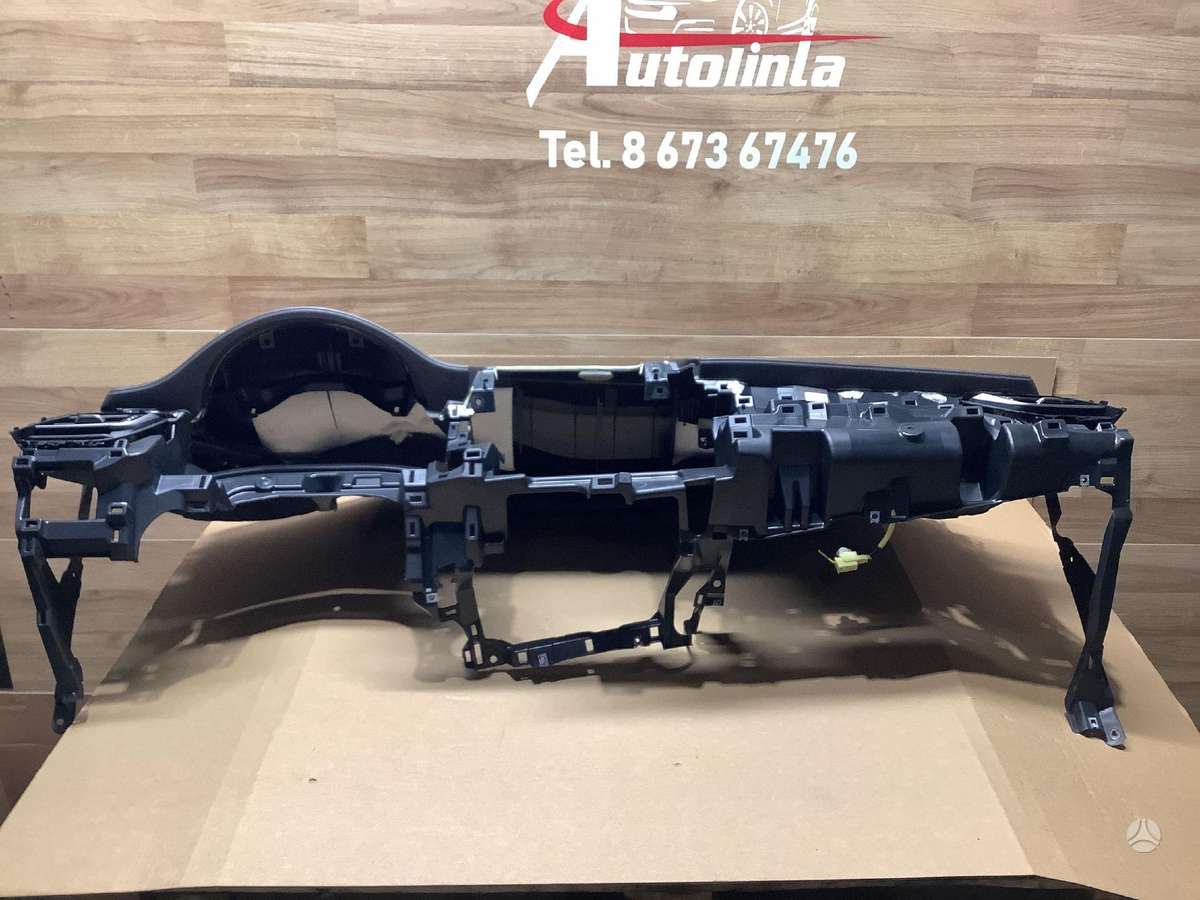 Toyota C-HR dashboard, airbags