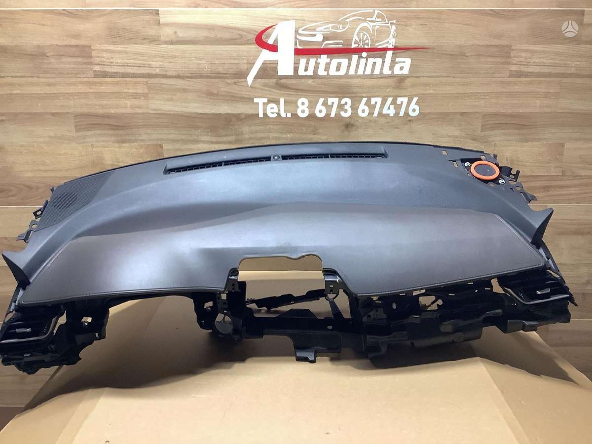 Toyota C-HR dashboard, airbags
