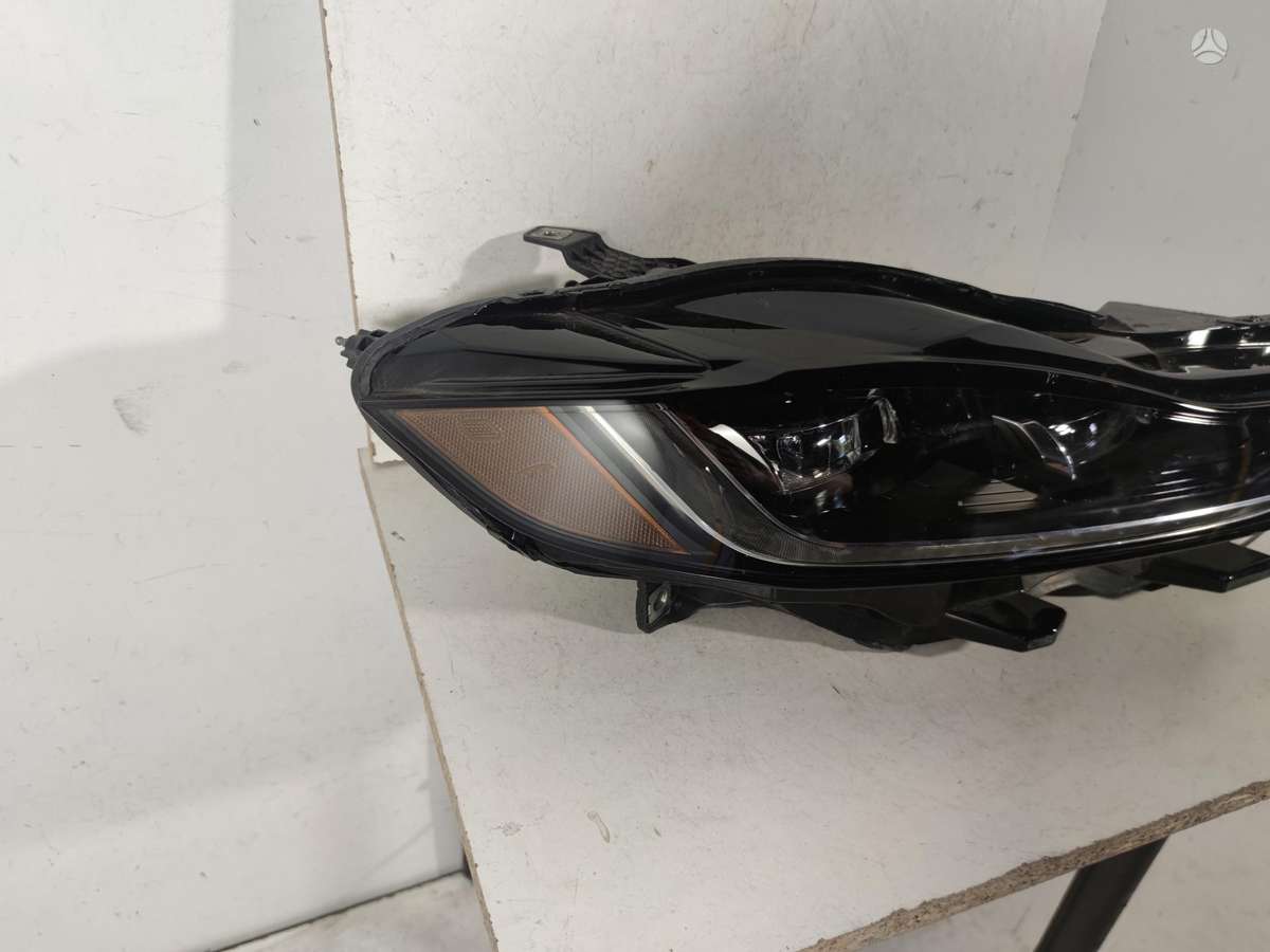 Jaguar XE žibintai