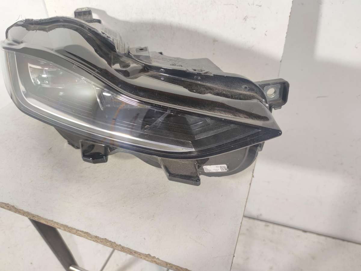 Jaguar XE lights