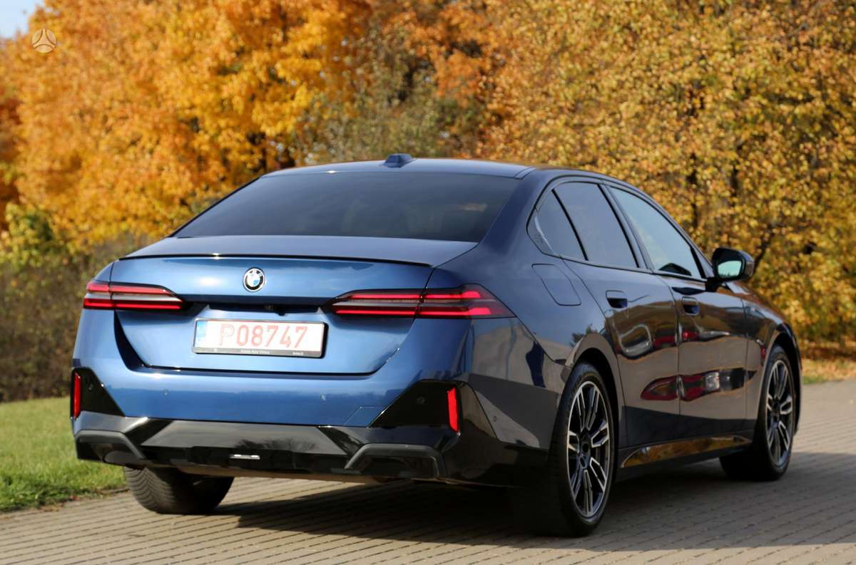 BMW 520, 2.0 l., Седан