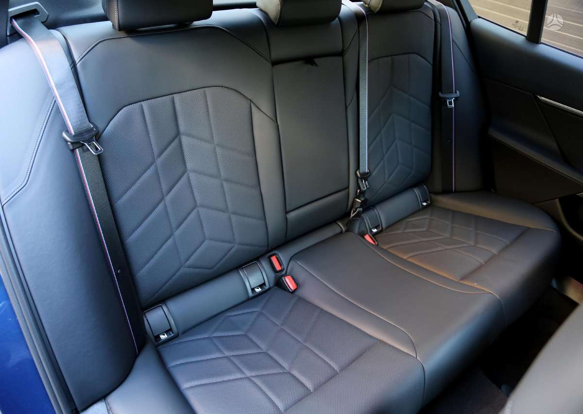 BMW 520, 2.0 l., Седан