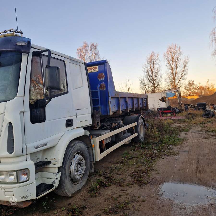 Iveco 180E28, hooklift trucks