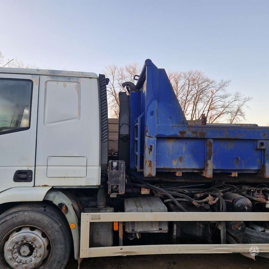 Iveco 180E28, hooklift trucks