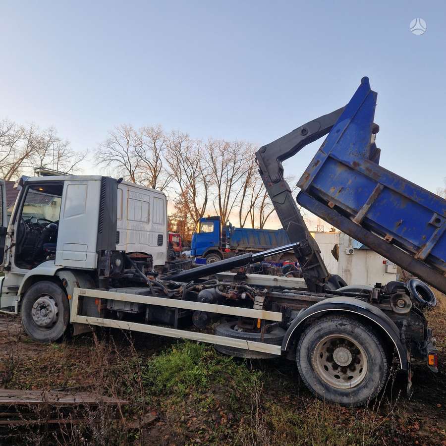 Iveco 180E28, hooklift trucks
