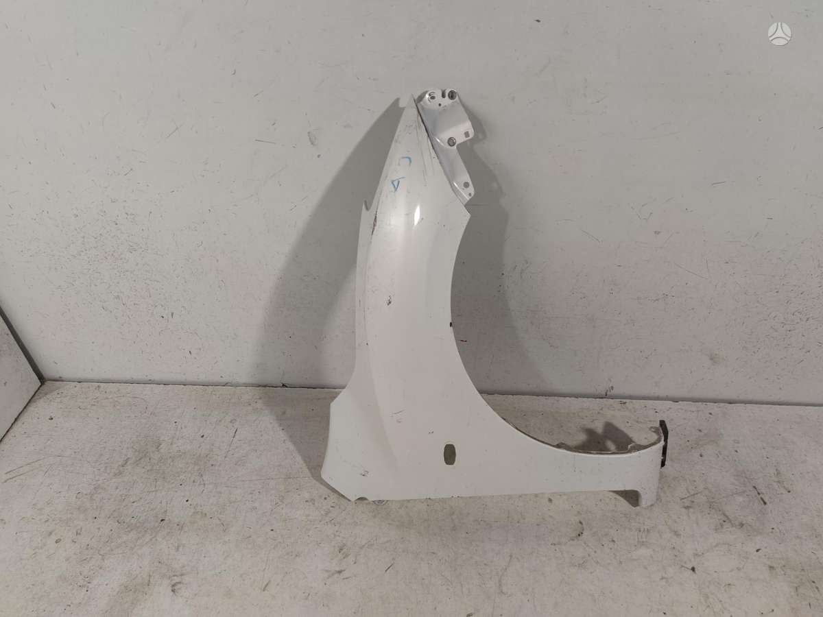 Mazda 3 bamperi, spārni