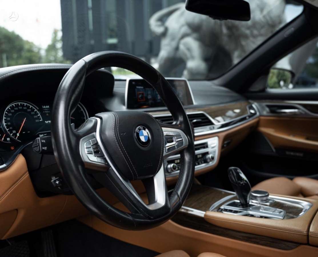 BMW 740, Лимузин