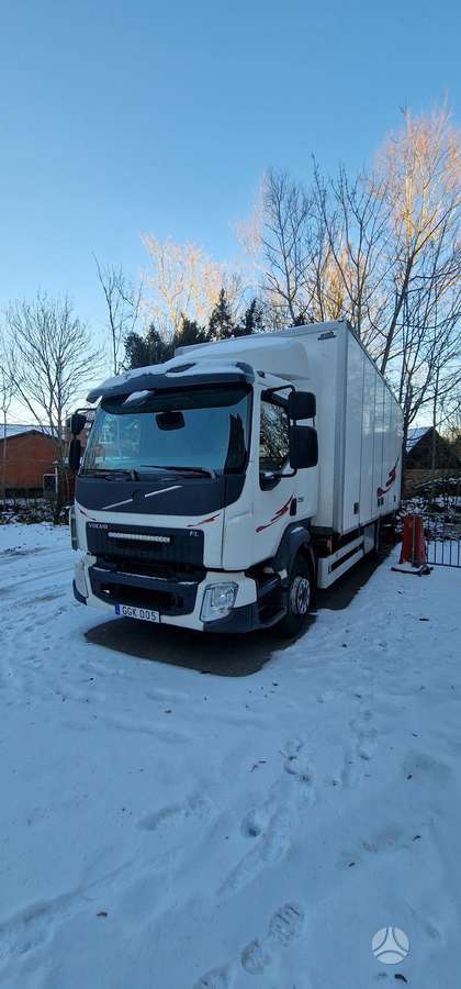 Volvo FL250, box trucks / box vans