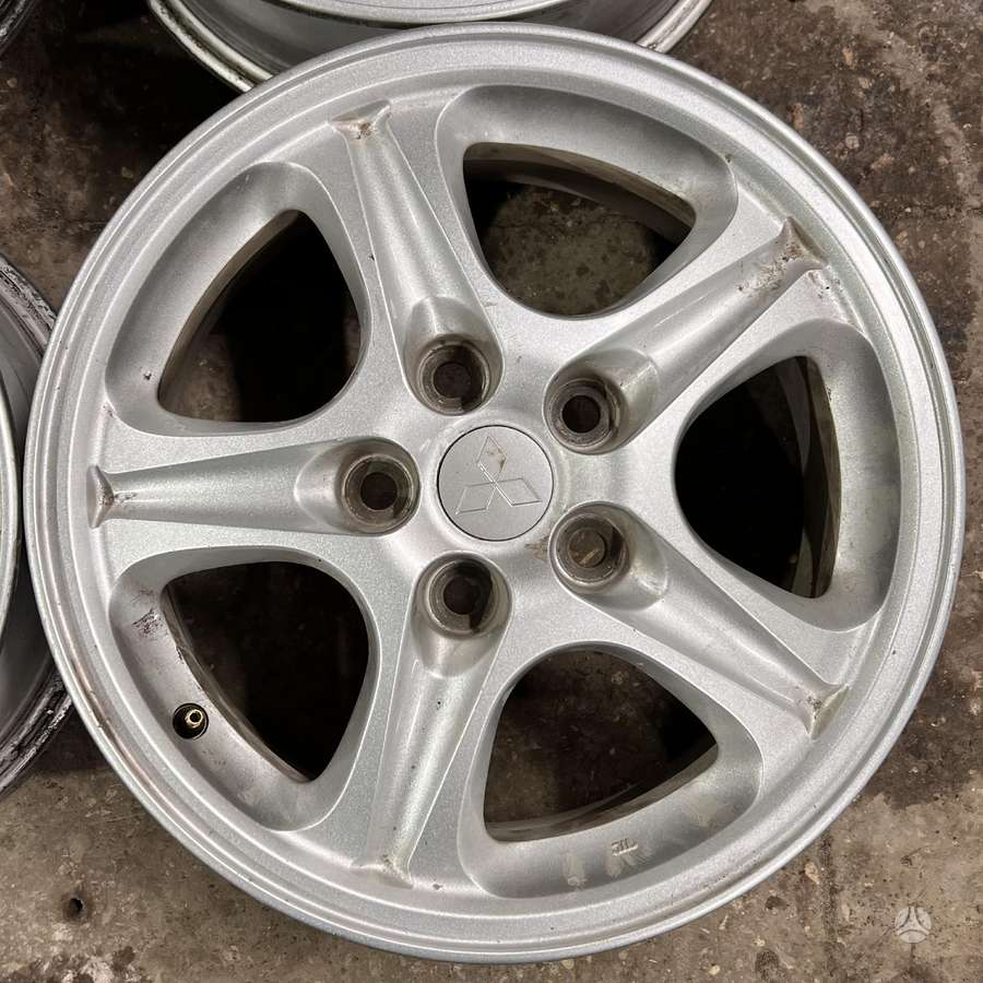Mitsubishi, lengvojo lydinio, R16
