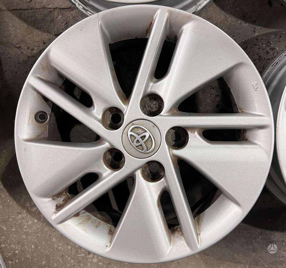 Toyota, lengvojo lydinio, R15