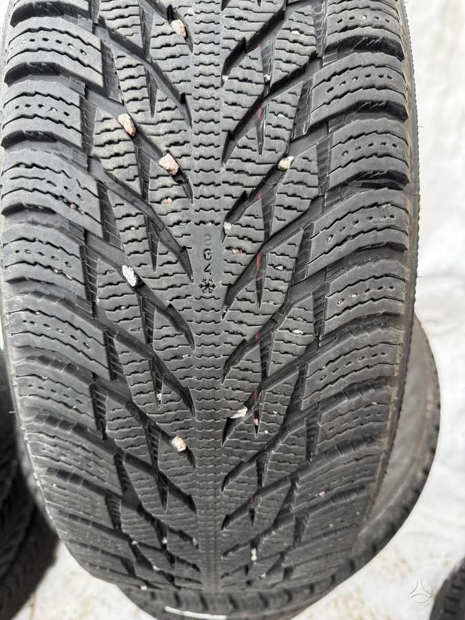 Nokian, всесезонные 235/60 R18