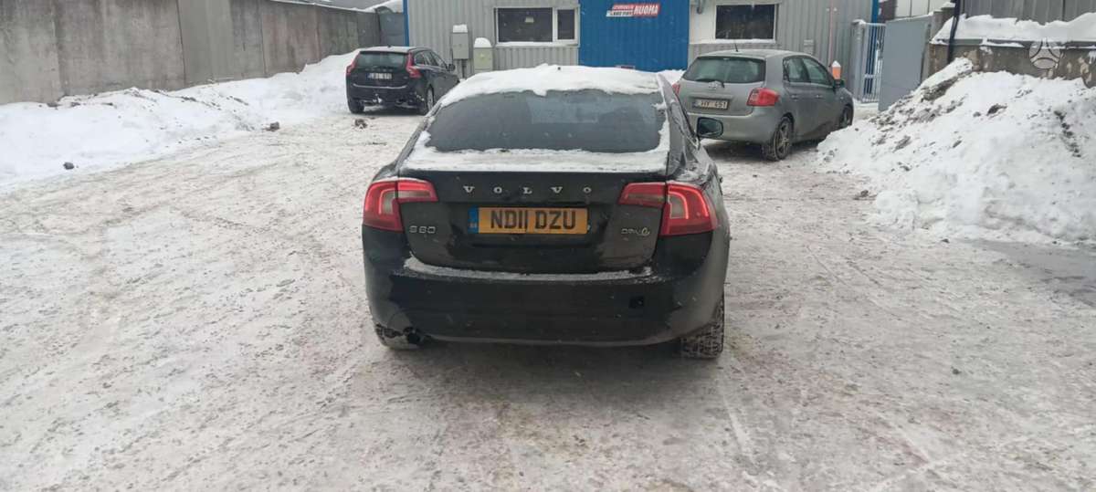 Volvo S60 for parts