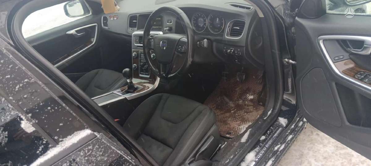 Volvo S60 for parts