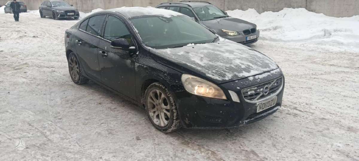 Volvo S60 for parts