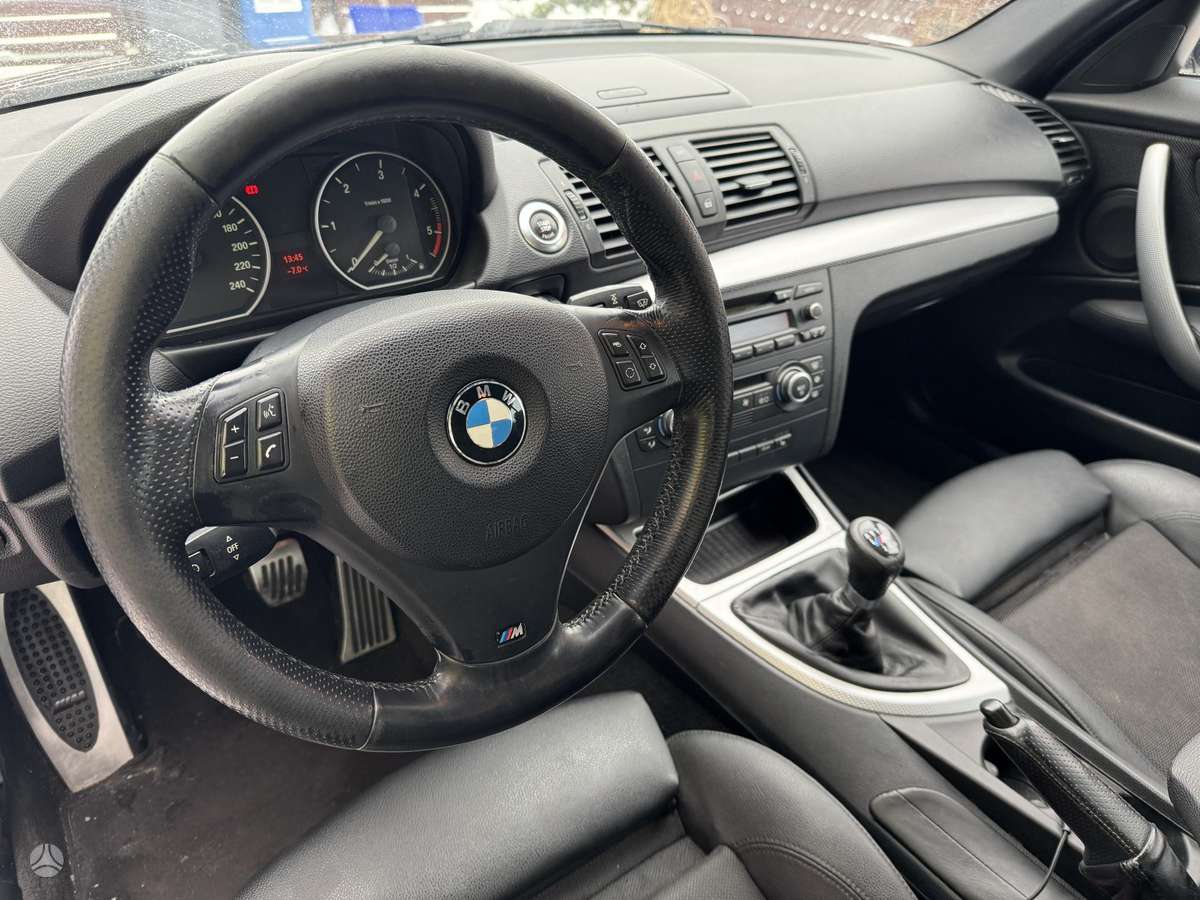 BMW 118, 2.0 l., hatchback