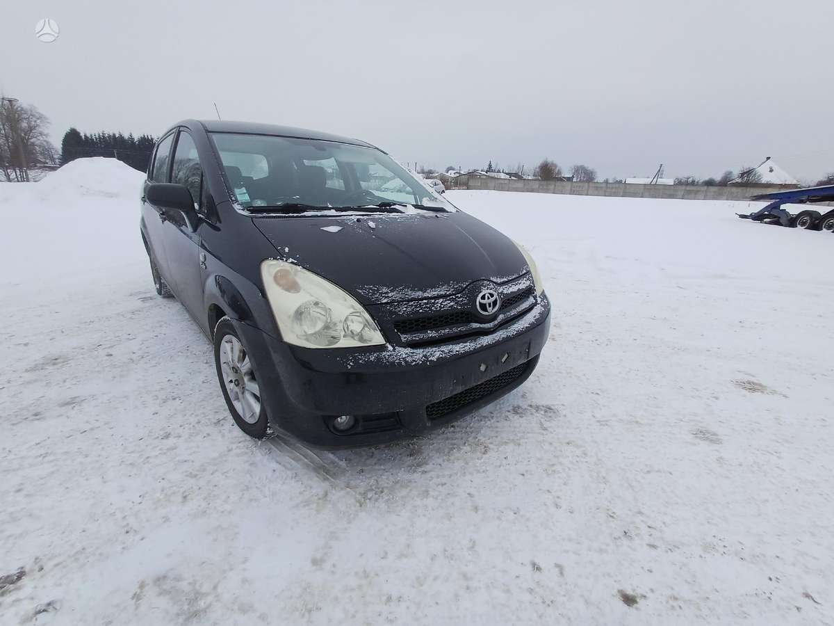 Toyota Corolla Verso body parts