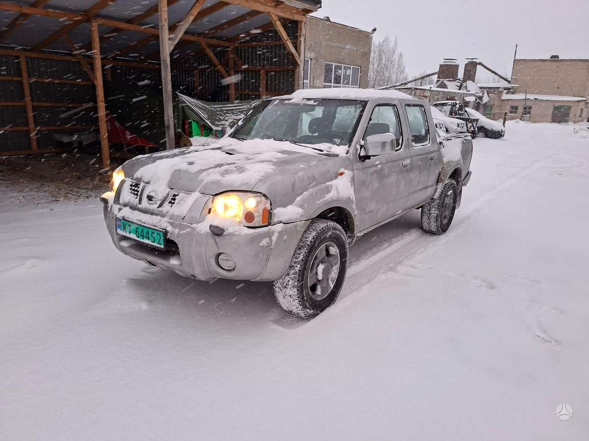 Nissan Navara, 2003
