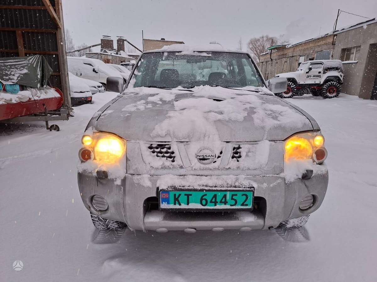 Nissan Navara, 2003 3