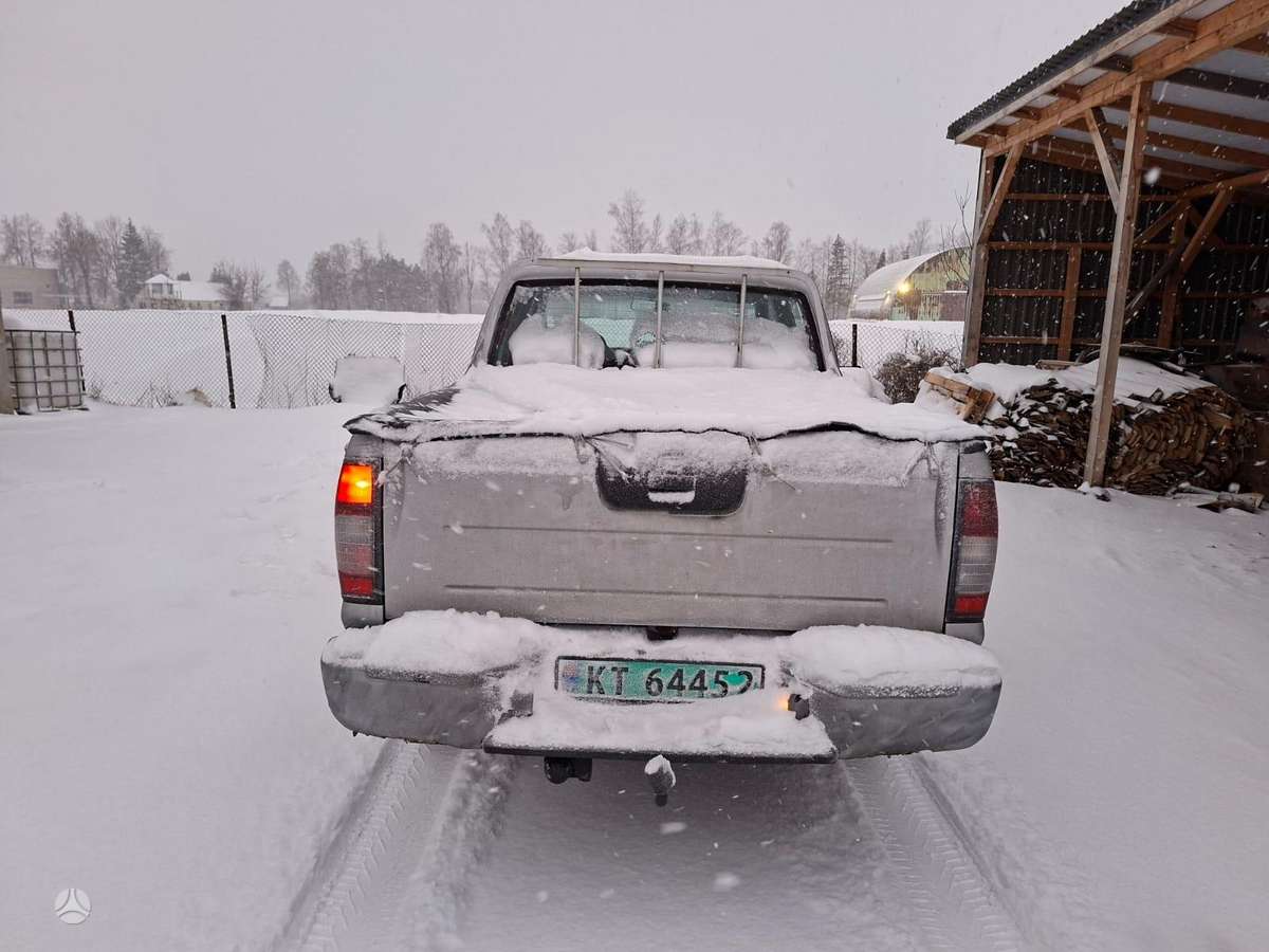 Nissan Navara, 2003 5