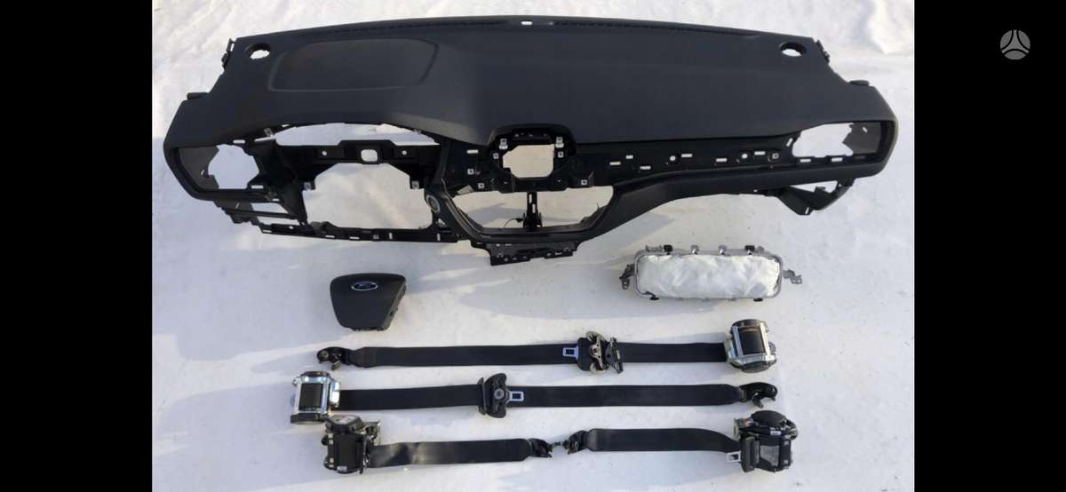 Ford Focus salono detalės