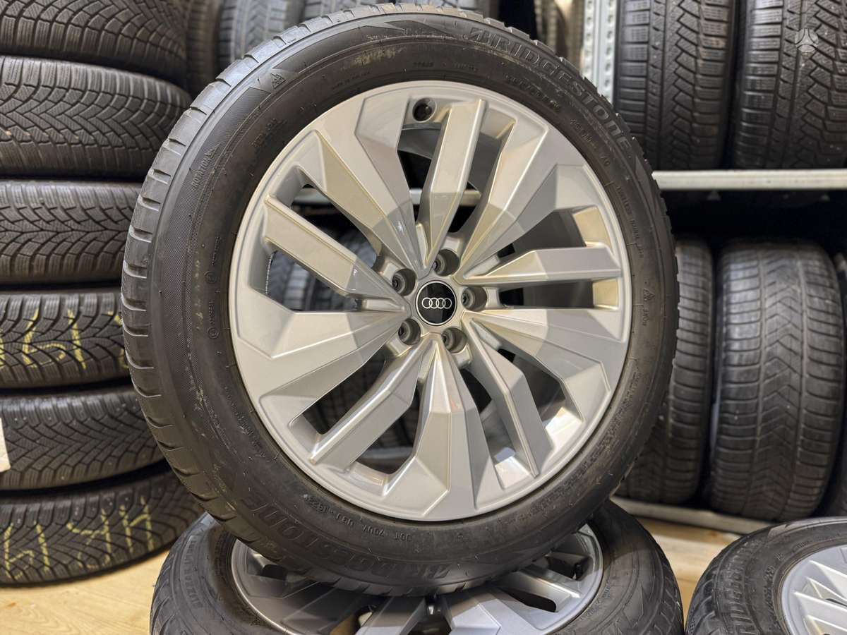 Audi Q8, light alloy, R20