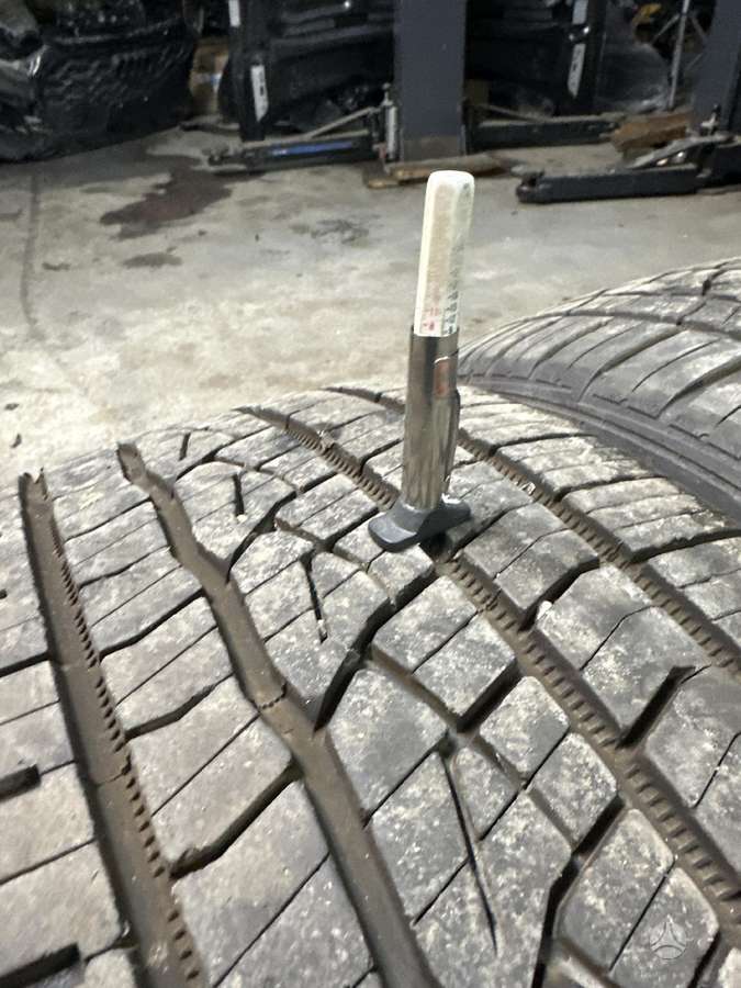 Continental, всесезонные 245/40 R18
