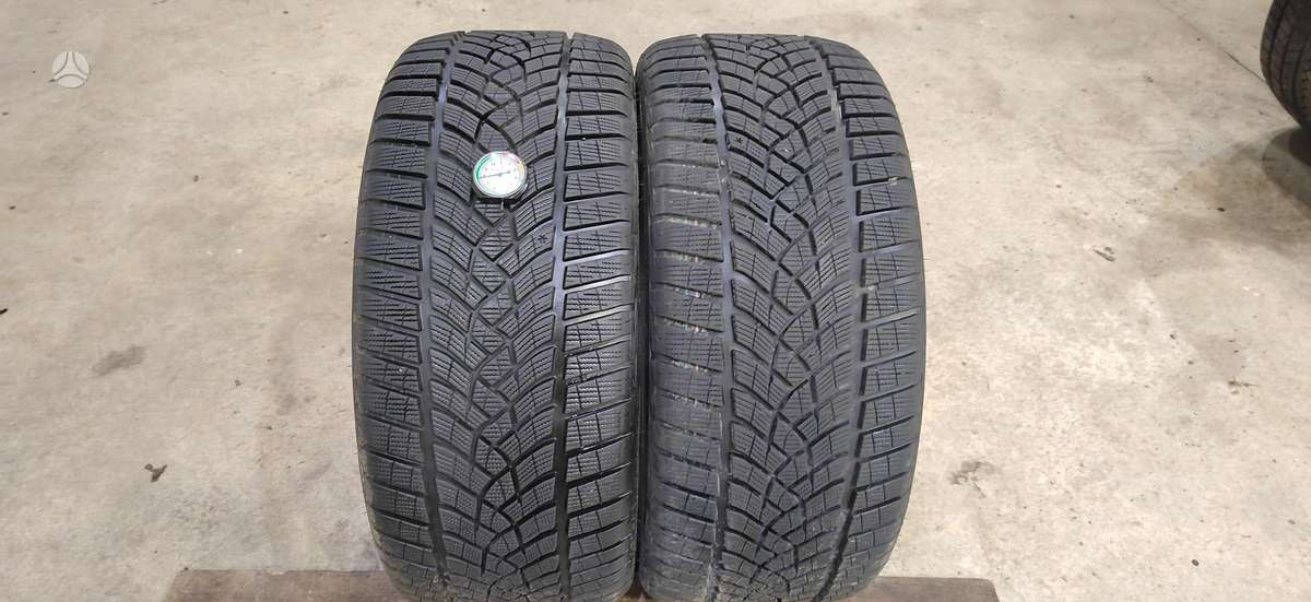 Goodyear Ultra Grip  Performance +, winter 255/35 R21
