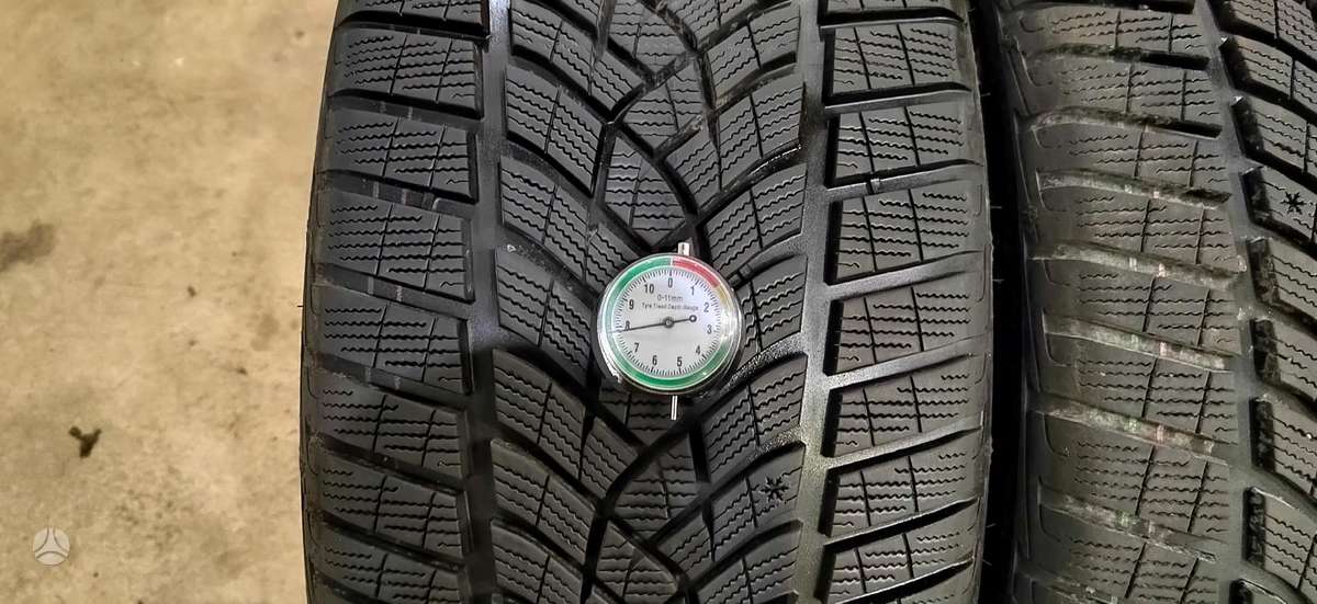 Goodyear Ultra Grip  Performance +, winter 255/35 R21