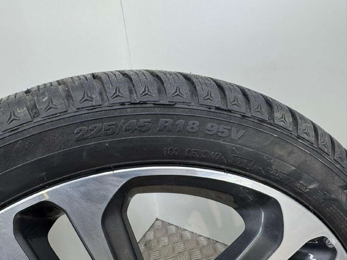 Jaguar XE, lengvojo lydinio, R18