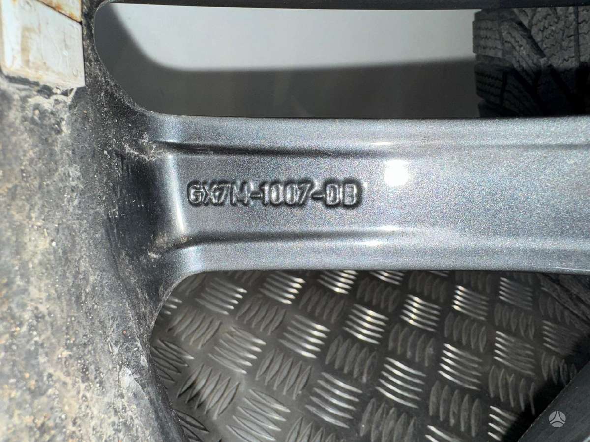 Jaguar XE, lengvojo lydinio, R18