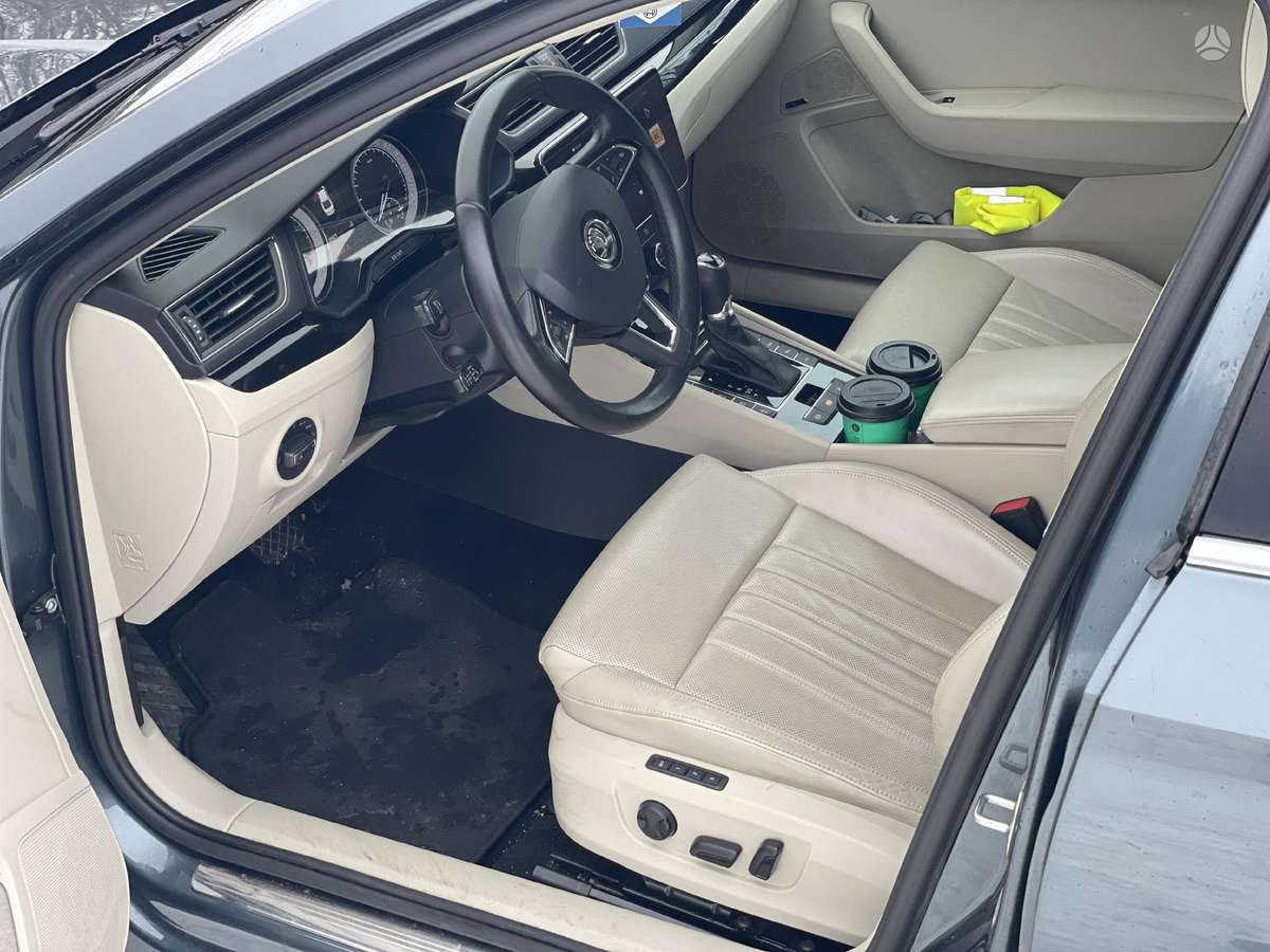 Skoda Superb, 2.0 l., Седан