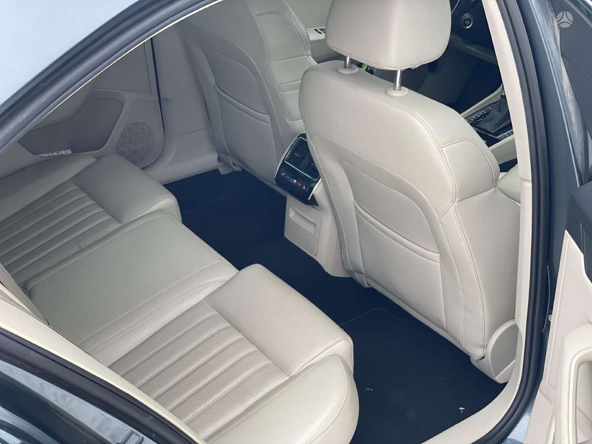 Skoda Superb, 2.0 l., Седан