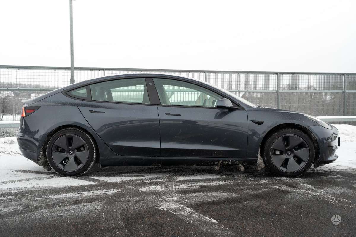 Tesla Model 3, 60 кВт·ч, Седан