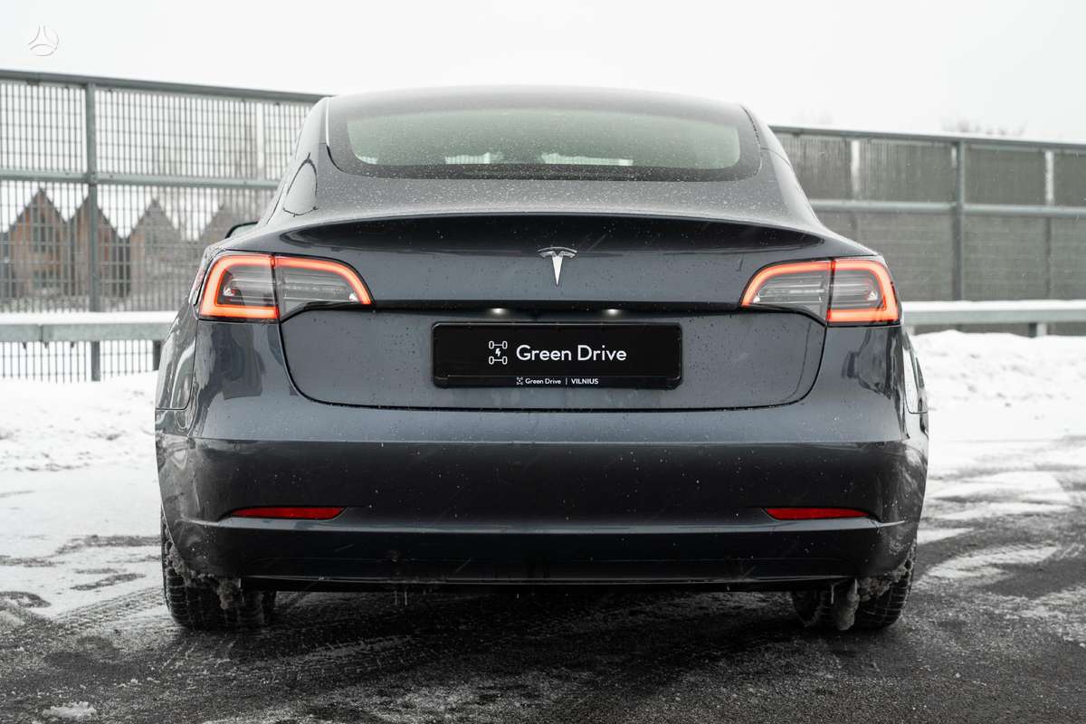 Tesla Model 3, 60 кВт·ч, Седан